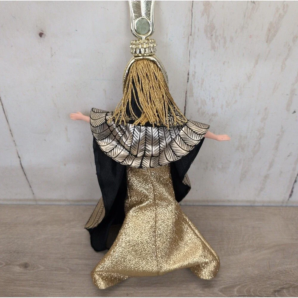Barbie Elizabeth Taylor as Cleopatra Doll Gold Gown Headdress 1999 Mattel